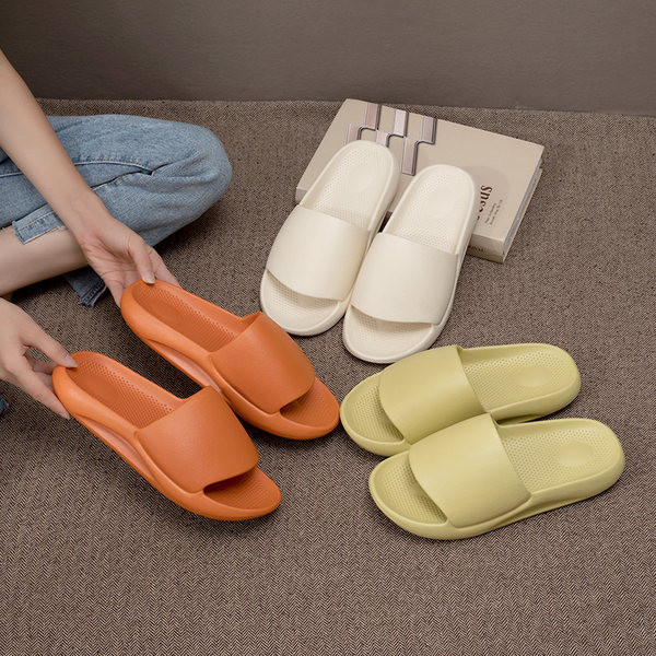 Gumijas sieviešu čības vienkāršs modelis