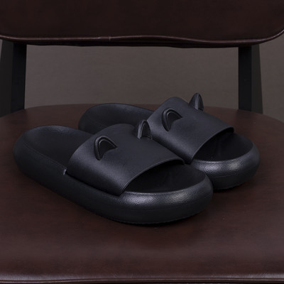 Gumijas čības unisex modelis ar 3D elementu