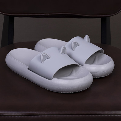 Gumijas čības unisex modelis ar 3D elementu