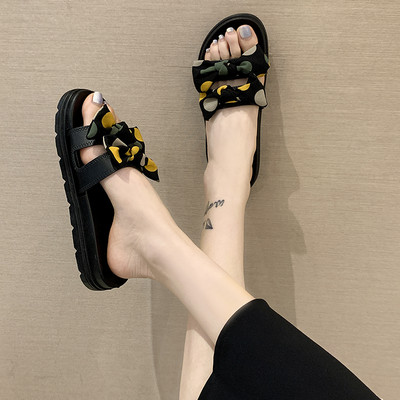 Sieviešu ikdienas čības ar ādas lencēm un lenti