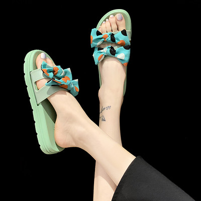 Sieviešu ikdienas čības ar ādas lencēm un lenti