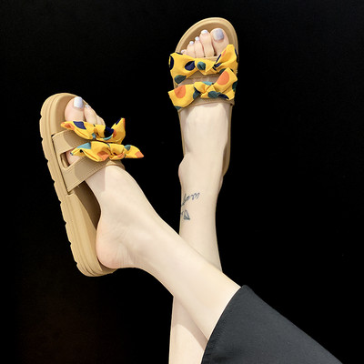 Sieviešu ikdienas čības ar ādas lencēm un lenti