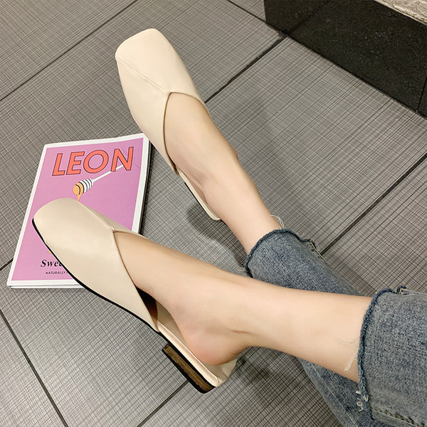 Sieviešu ādas čības - divi modeļi