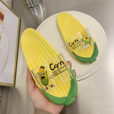 Γυναικείες παντόφλες με διαφανές μέρος και απλικέ