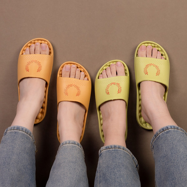 Gumijas čības ar reljefu zoli