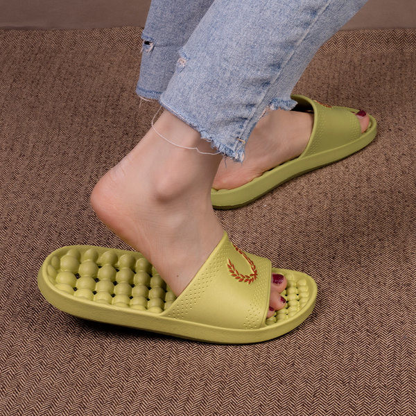 Gumijas čības ar reljefu zoli