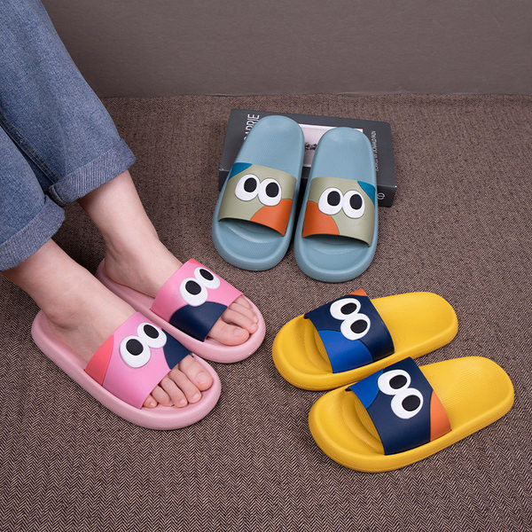 Unisex gumijas čības ar krāsainu apdruku