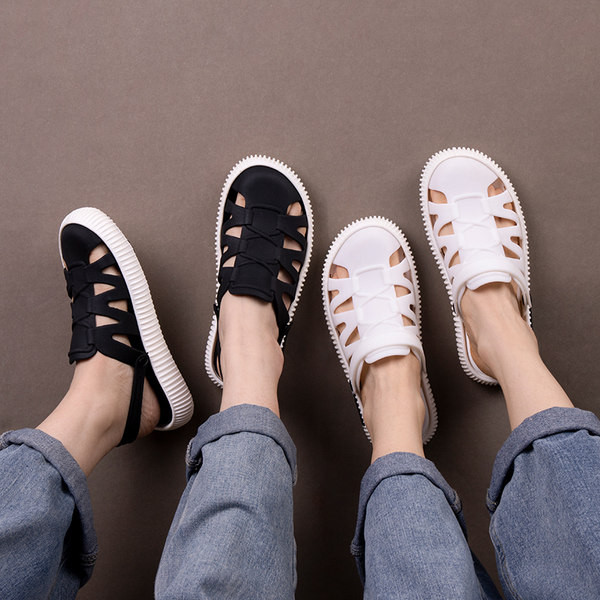 Gumijas slēgtās čības - unisex modelis