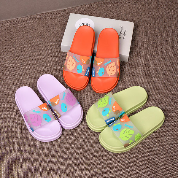 Sieviešu vasaras čības ar platformu un krāsu apdruku