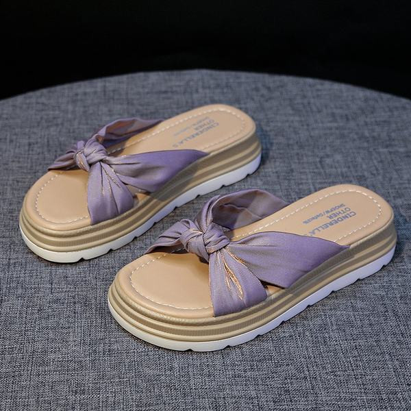 Παντόφλες με επίπεδη σόλα και κορδέλα για γυναίκες