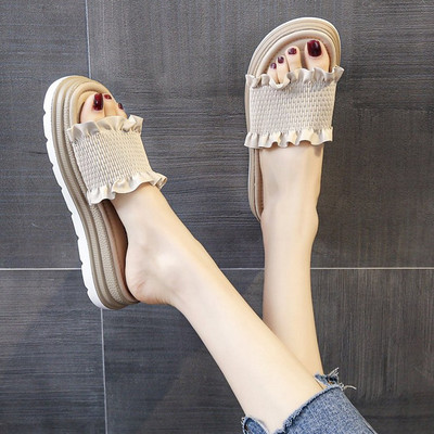 Γυναικείες έκο δερμάτινες παντόφλες με βολάν κατάλληλες για καθημερινή χρήση