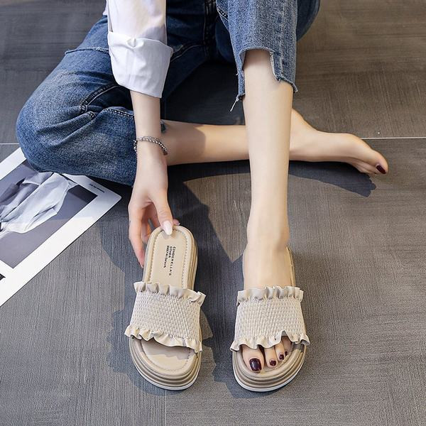 Γυναικείες έκο δερμάτινες παντόφλες με βολάν κατάλληλες για καθημερινή χρήση