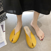 Jauns sieviešu ādas čību modelis ar plakanu zoli