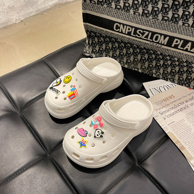 Ikdienas čības ar 3D elementiem - sievietēm