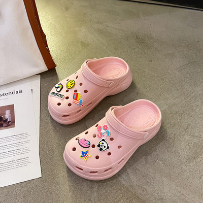 Ikdienas čības ar 3D elementiem - sievietēm