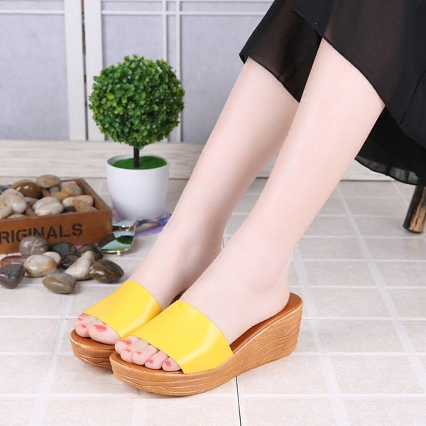 Ikdienas sieviešu čības ar augstu plakanu zoli