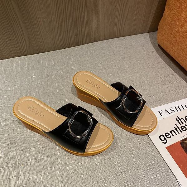 Aktuālās sieviešu čības ar augstu plakanu zoli un sprādzi