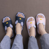 Unisex gumijas čības ar 3D krāsu aplikāciju