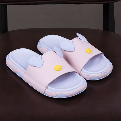 Unisex gumijas čības ar 3D krāsu aplikāciju