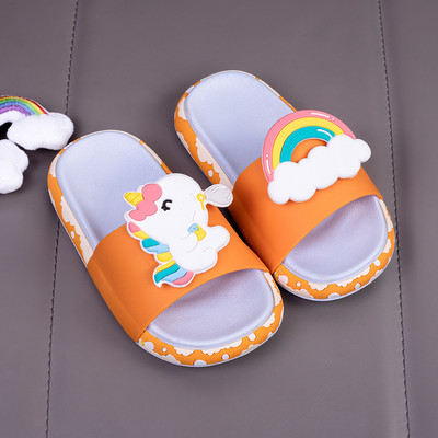 Unisex gumijas čības ar 3D krāsu aplikāciju