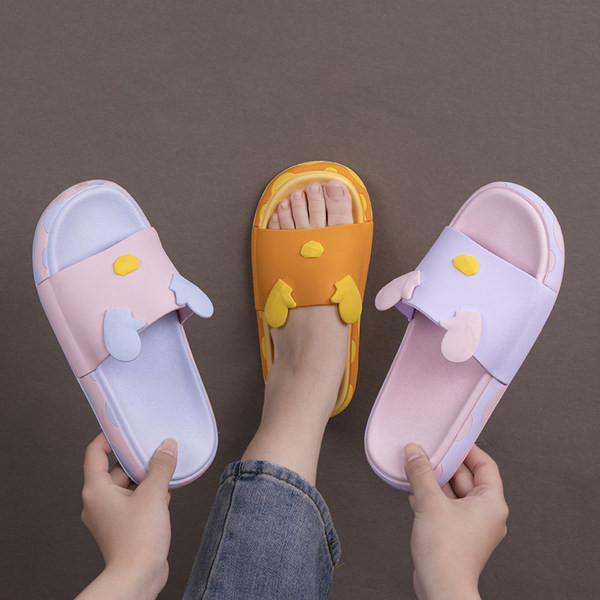 Unisex gumijas čības ar 3D krāsu aplikāciju