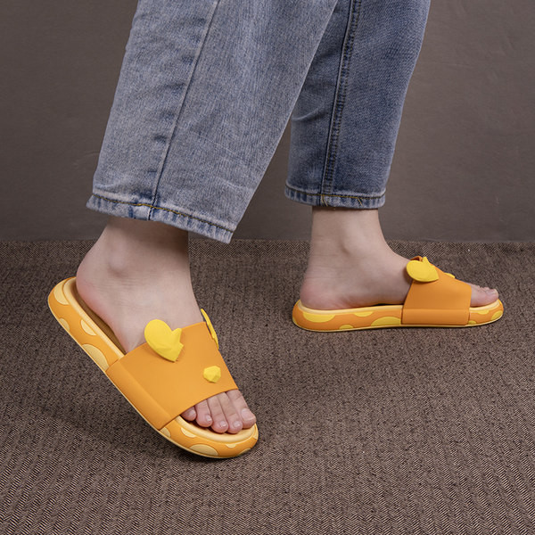 Unisex gumijas čības ar 3D krāsu aplikāciju