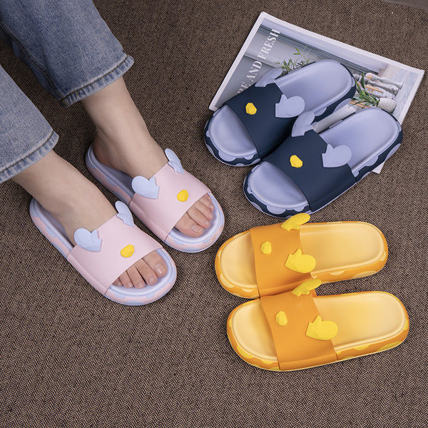 Unisex gumijas čības ar 3D krāsu aplikāciju