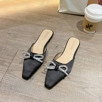 Μοντέρνες γυναικείες παντόφλες με κορδέλα