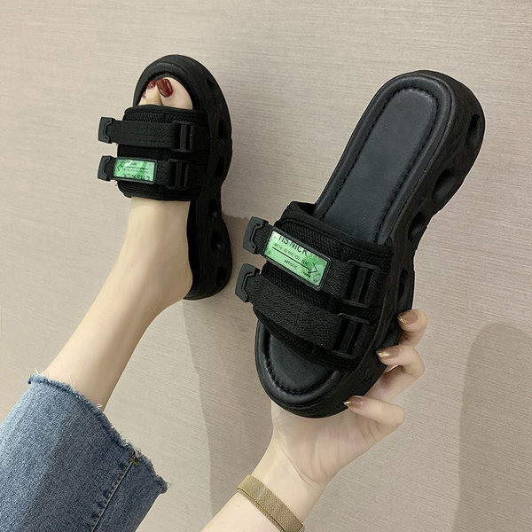 Παντόφλες μοντέρνες γυναικείες με επίπεδη σόλα και velcro