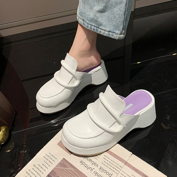 Актуални дамски чехли заоблен модел с висока подметка