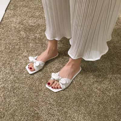 Актуални дамски чехли с панделка и равна подметка изчистен модел