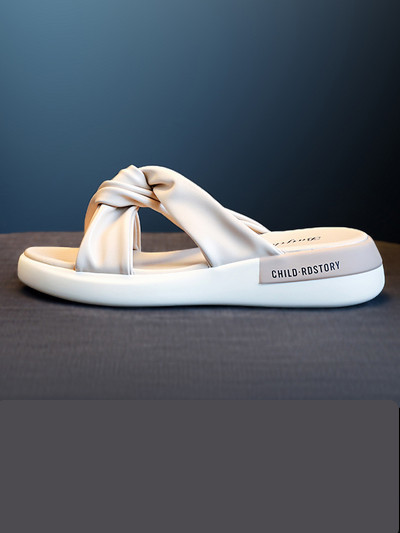 Παντόφλες με δερμάτινα λουράκια για γυναίκες