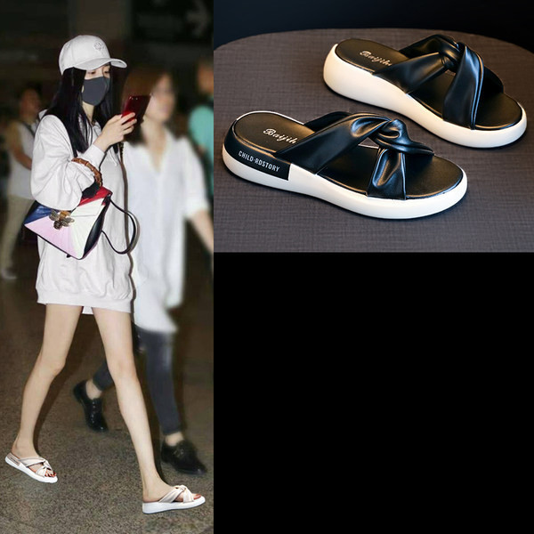 Παντόφλες με δερμάτινα λουράκια για γυναίκες