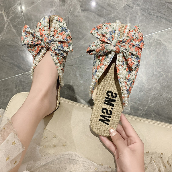 Καθημερινές  γυναικείες παντόφλες με μοτίβα λουλουδιών και πέρλες