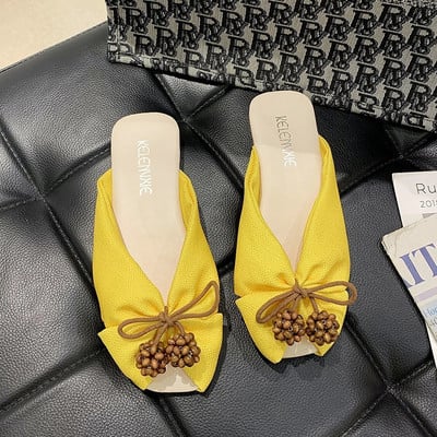 Παντόφλες με επίπεδη σόλα και κορδόνια