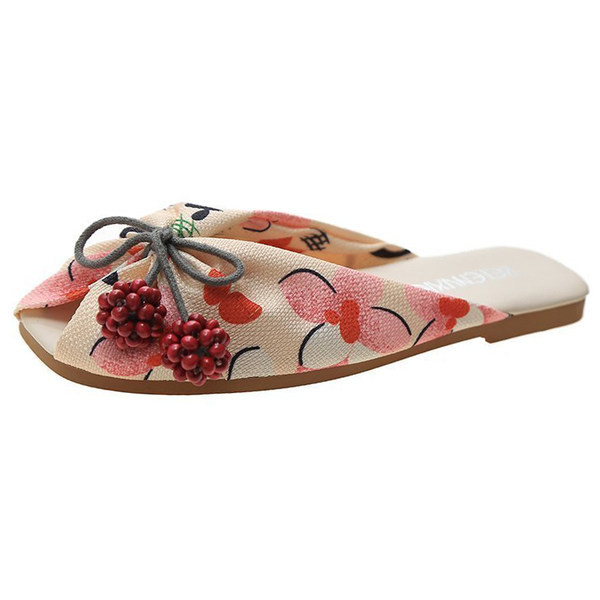 Παντόφλες με επίπεδη σόλα και κορδόνια