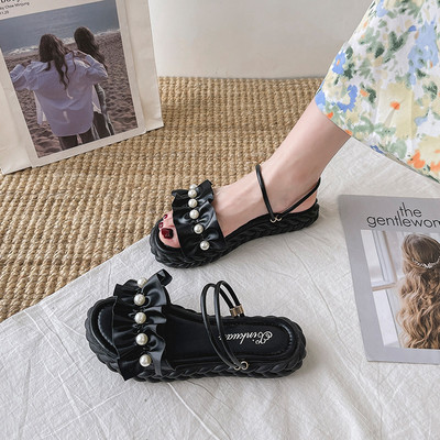 Sieviešu mākslīgās ādas čības ar pērļu lokām un metāla elementu