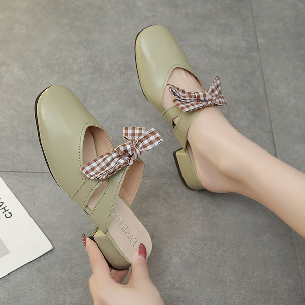 Γυναικείες παντόφλες με κορδέλα - κατασκευασμένη από οικολογικό δέρμα