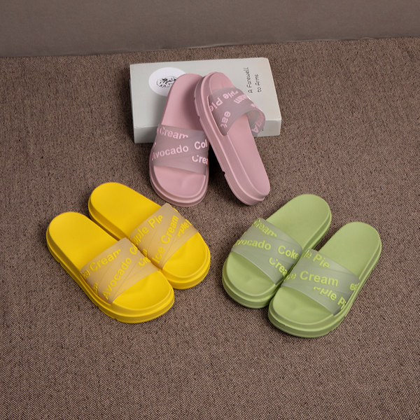 Παντόφλες casual με λουράκια σιλικόνης με επιγραφές