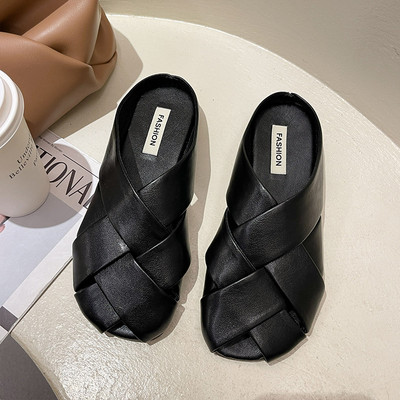 Sieviešu čības no eko ādas - ar plakanu zoli