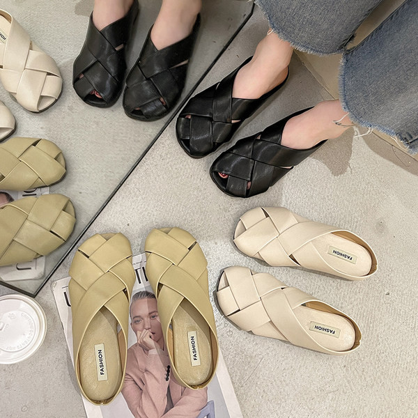 Sieviešu čības no eko ādas - ar plakanu zoli