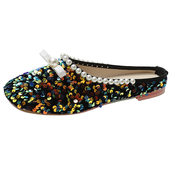 Sieviešu spīdīgas čības ar fliteriem un plakanu zoli