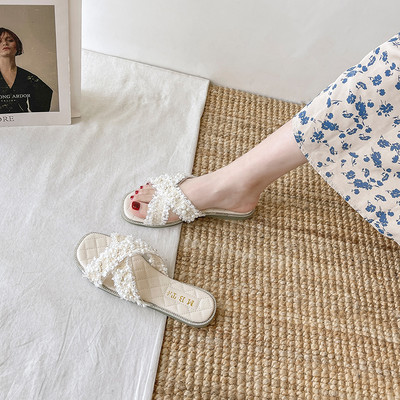 Sieviešu ikdienas noapaļotas čības ar pērlēm