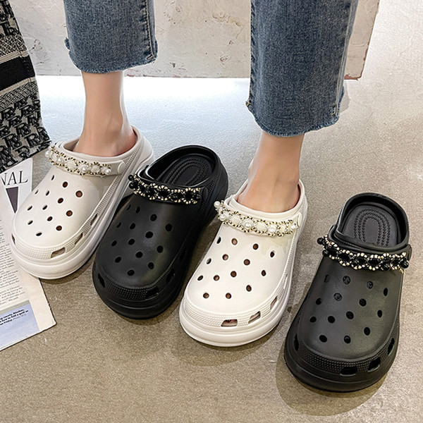 Γυναικείες παντόφλες με πέρλες - κατάλληλες για την παραλία