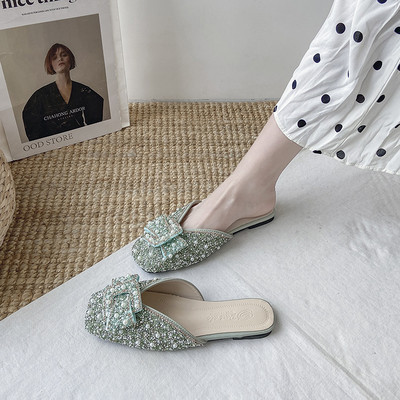 Sieviešu slēgtas čības ar dekoratīviem akmeņiem un pērlēm