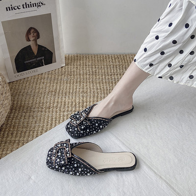 Sieviešu slēgtas čības ar dekoratīviem akmeņiem un pērlēm