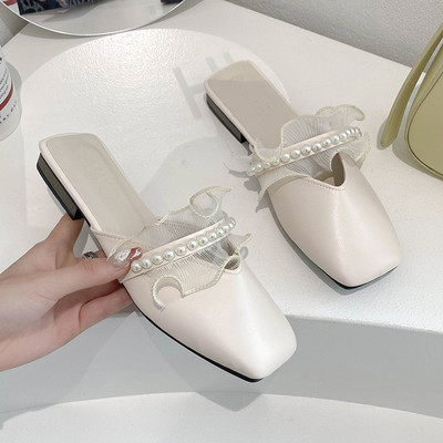 Sieviešu ādas čības ar pērlēm un lokām