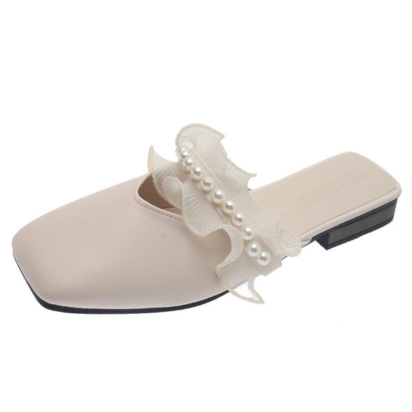 Γυναικείες έκο δερμάτινες παντόφλες με πέρλες και βολάν