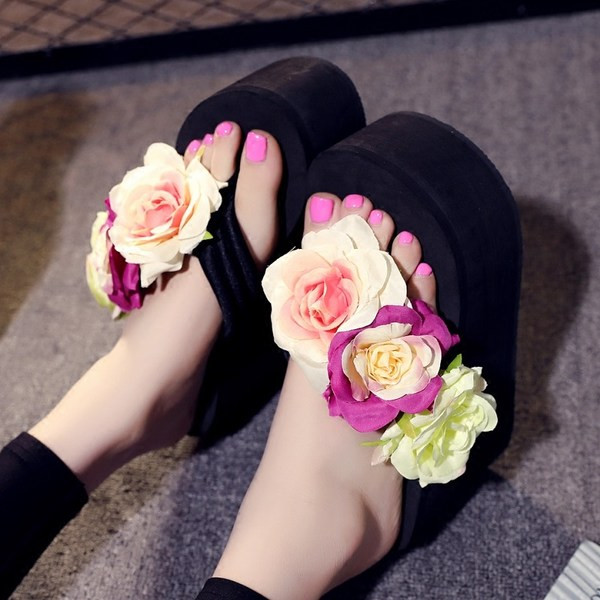 Jauns sieviešu čību modelis uz augstas platformas ar ziedu rotājumu