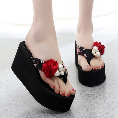 Γυναικείες παντόφλες με πλατφόρμα ύψους 9 cm και 3D διακόσμηση